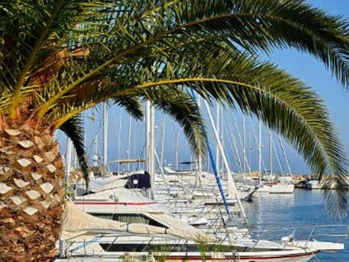 Studio Climatise Au Lavandou Avec Terrasse, Parking Et Environnement Calme - 3 Couchages - Fr-1-251-167 Ле-Лаванду Экстерьер фото